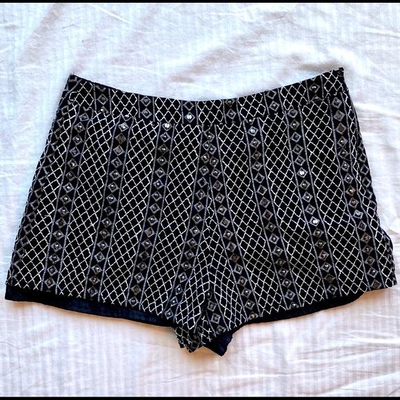 Studded Pattern Zip Shorts - Picture 2 of 3